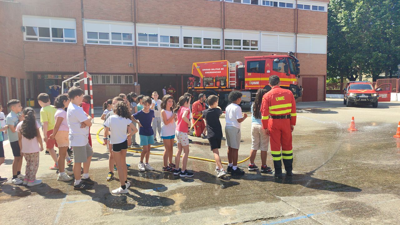 La UME en el CEIP Antonio Macahdo de Talavera