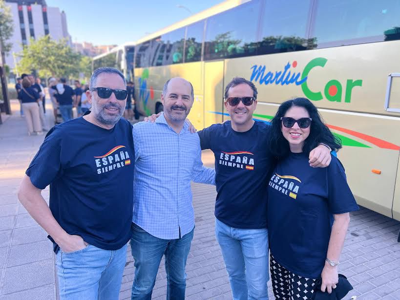 Carlos Velázquez lidera la delegación toledana en la manifestación ‘Mafia o democracia’ 