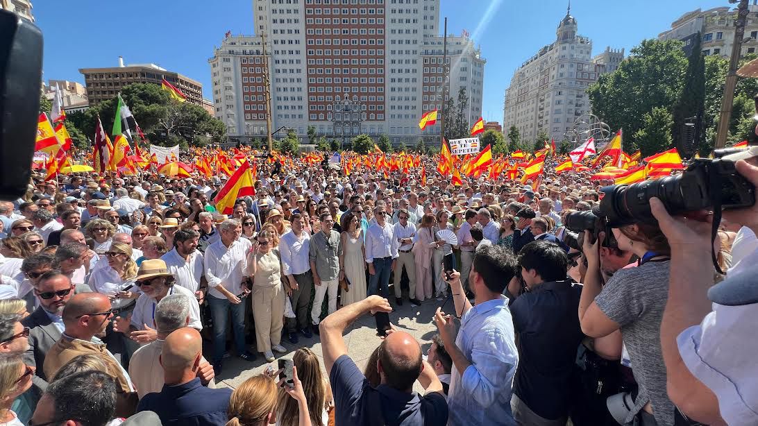 Carlos Velázquez lidera la delegación toledana en la manifestación ‘Mafia o democracia’ 