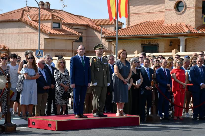 La presidenta de la Diputación de Toledo participa en el Homenaje a la Bandera celebrado en Argés