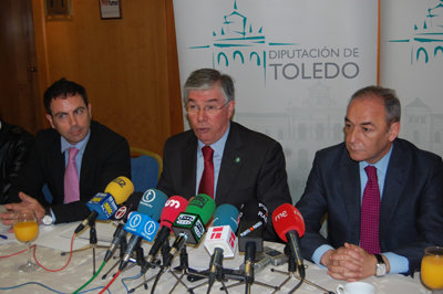 Gutiérrez, Tofiño y Rivas durante un momento de la rueda de prensa. (Foto: Carlos Granda)