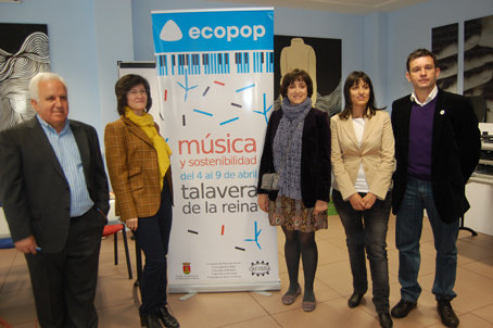 Gil, Bello, Cuesta y Vetas acompañaron en la presentación a Pablo García, promotor de ECOPOP. (Foto: J.F.)