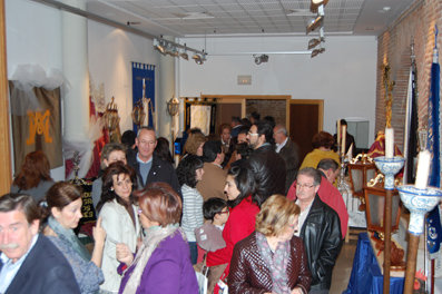 Imagen de la inauguración en una de las salas del 'Rafael Morales'. (Foto: J.F.)