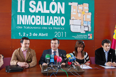 Devia acompañado de varios miembros del Comité Ejecutivo de la feria durante la presentación. (Foto: J.F.)