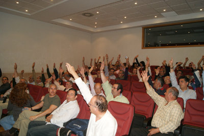 Los socios asistentes apoyaron la fusión. (Foto: LVDT)