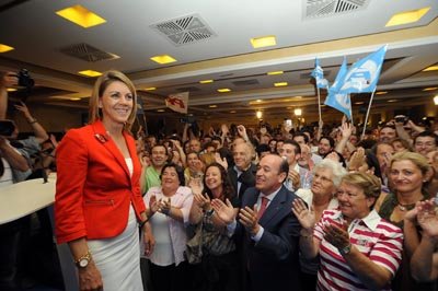 Cospedal celebra la victoria electoral frente a Barreda. (Foto: LVDT)