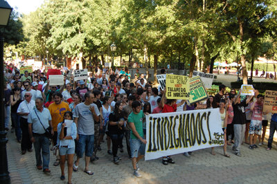La marcha se desplazó desde los Jardines hasta el Paseo de los Arqueros. (Foto: J.F.)