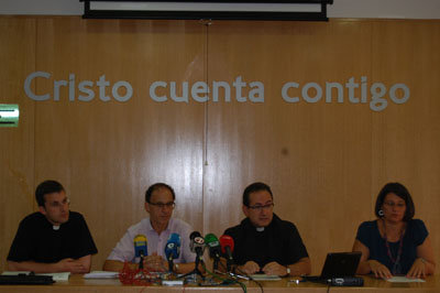 Un momento de la rueda de prensa en la Casa de la Iglesia. (Foto: F.P.)