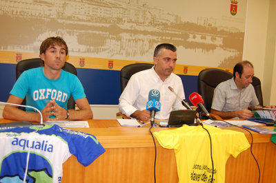 Arroyo, Muelas y Vázquez presentaron los pormenores de la cita ciclista. (Foto: Carlos Granda)