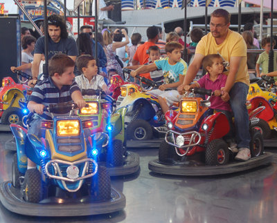 Niños y no tan niños disfrutaron de lo lindo en las atracciones de nuestras Ferias. (Foto: Carlos Granda)