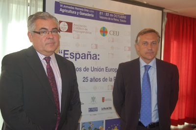 Varela y Mayoral presentaron las jornadas en el Hotel Be Smart de Talavera. (Foto: Carlos Granda)