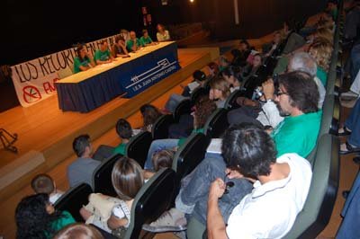 Más de un centenar de profesores se dieron cita en el IES Juan Antonio Castro. (Foto: J.F.)