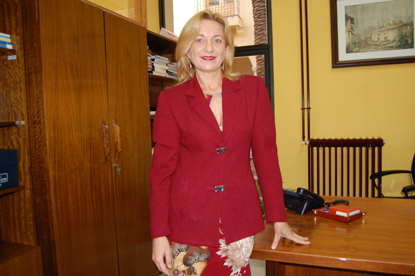 Dolores Zanón posó para La Voz del Tajo en su recién estrenado despacho. (Foto: J.F.)