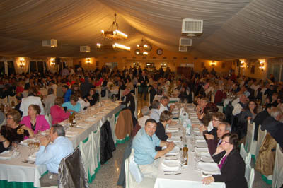 Un año más la cena de San Isidro resultó todo un éxito de asistentes. (Foto: J.F.)