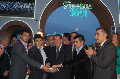 Los palistas del TALAK, los hermanos Cubelos, fueron los pregoneros de este SanIsidro. (Foto: C.G.)