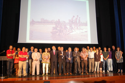 Tradicional foto de familia de premiados y colectivos adheridos a los objetivos de esta plataforma. (Foto: J.F.)