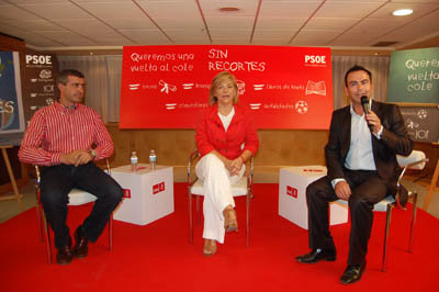 Valenciano, en el centro, entre Álvaro y José Gutiérrez.              (Foto: J.F.)