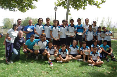 Foto de familia de los integrantes del Talak que se pondrán a disposición de los interesados el martes 25 de septiembre. (Foto: J.F.)
