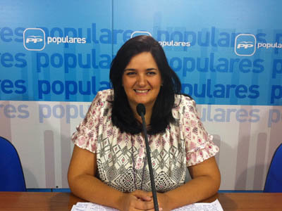 La diputada nacional Rocío López en la sede del PP de Talavera. (Foto: LA VOZ DEL TAJO.)