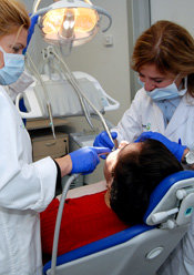 Los usuarios de los centros de salud de La Solana y Río Tajo ya cuentan con consulta de odontología en horario de tarde