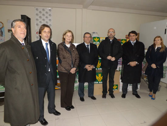 La Fundación Caja Rural Castilla-La Mancha dona 3.000 kilos de alimentos a Cáritas Talavera