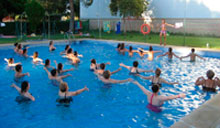 La Diputación ofrece casi 400 cursos de natación para todas las edades