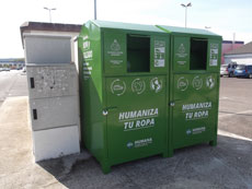 Nuevo contenedor de recogida de ropa usada de la ONG Humana en Centro Comercial El Golf