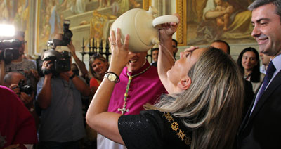Toledo honra a su Virgen del Sagrario