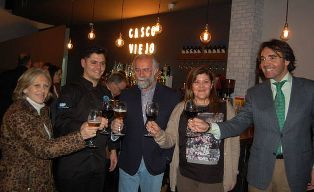 Casco Viejo Bar & Kitchen abre sus puertas en la Plaza Villatoya