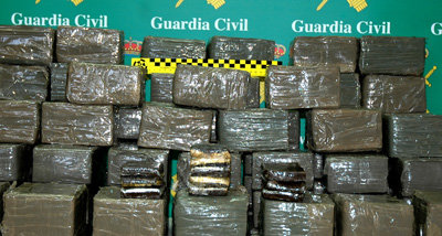 El detenido viajaba con 85 kilogramos de hachís ocultos en el vehículo