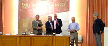 El Campus Sureste entrega a los rectores de la UNED sendos bastones de cerámica de Talavera