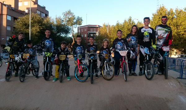Ocho podios para el club Los Pinos en la clasificación final de la liga local de BMX