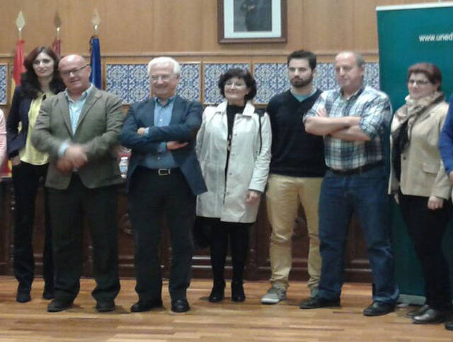 Mora seguirá apoyando el Aula de la UNED