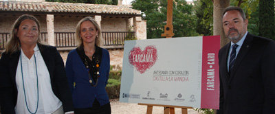 Casero: “La colaboración entre las administraciones servirá para incrementar el turismo y la venta de artesanía en FARCAMA”
