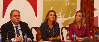 Cospedal propone que Ciudad Real se convierta en sede de una conferencia anual a nivel nacional sobre turismo cinegético
