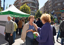 La AECC celebra su cuestación anual con mesas informativas por toda la ciudad