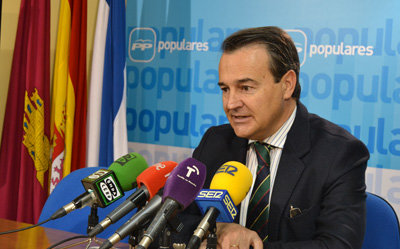 Conde: El PSOE en los cuatro primeros años de la crisis tomó medidas contraproducentes para el país, y el PP en dos años ha puesto fin a la sangría