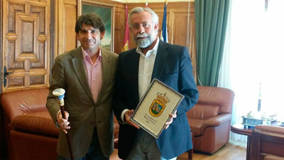 Talavera y Arenas de San Pedro buscan estrechar lazos en pro de sus comunicaciones o sanidad