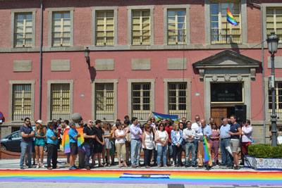 El colectivo LGTB pide al Ayuntamiento que trabaje por la adecuación social de lesbianas, gays, transexuales o bisexuales