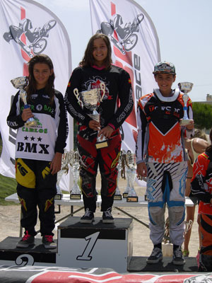 El club Los Pinos de BMX consigue cuatro victorias en Tarrasa