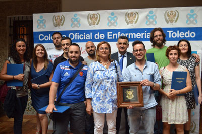 Enfermeros del Hospital de Talavera de la Reina galardonados por su labor solidaria por el Colegio de Enfermería de Toledo 