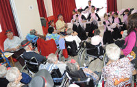 Día del Mayor muy 'flamenco' en el Centro Geriátrico Talavera
