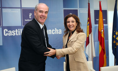 Suscrito un convenio para agilizar la información registral urbanística de Castilla-La Mancha