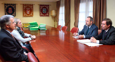 La colaboración entre la Delegación del Gobierno, Fiscalía y Colegio de Abogados y Procuradores ha permitido poner al día todos los expedientes de justicia gratuita