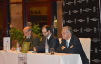 López-Covarrubias presentó su libro 'La transición en Toledo (1973-1983). Imágenes para el recuerdo'