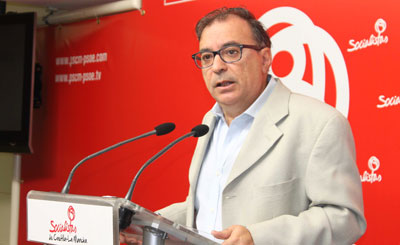 Mora: “La ley que quiere aprobar el PP es una farsa, no tiene nada que ver con la que presentó el PSOE y no combatirá las listas de espera”
