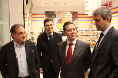 García-Page pide a Cospedal que rectifique de inmediato y readmita a los interinos que hoy vuelve a despedir