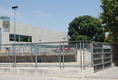 La piscina del JAJE abre después de arreglarse el pavimento que rodea el vaso principal