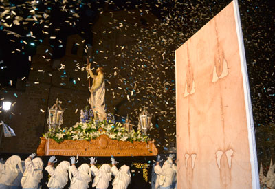 La Plaza del Pan vuelve a escenificar la Resurrección de Jesús en el final de la Semana Santa