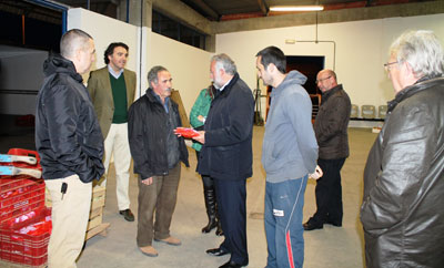 Ramos visita Mercatalavera para conocer sus productos y la actividad diaria